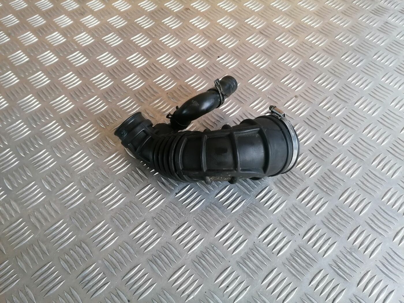 Interkulera caurule priekš OPEL VECTRA C 2002 1 Interkulera caurule priekš OPEL VECTRA C 2002