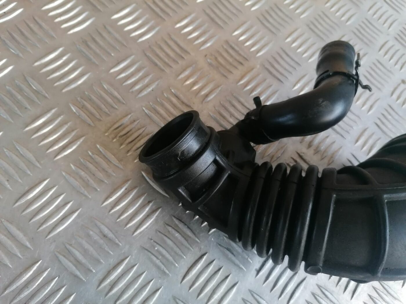 Interkulera caurule priekš OPEL VECTRA C 2002 2 Interkulera caurule priekš OPEL VECTRA C 2002