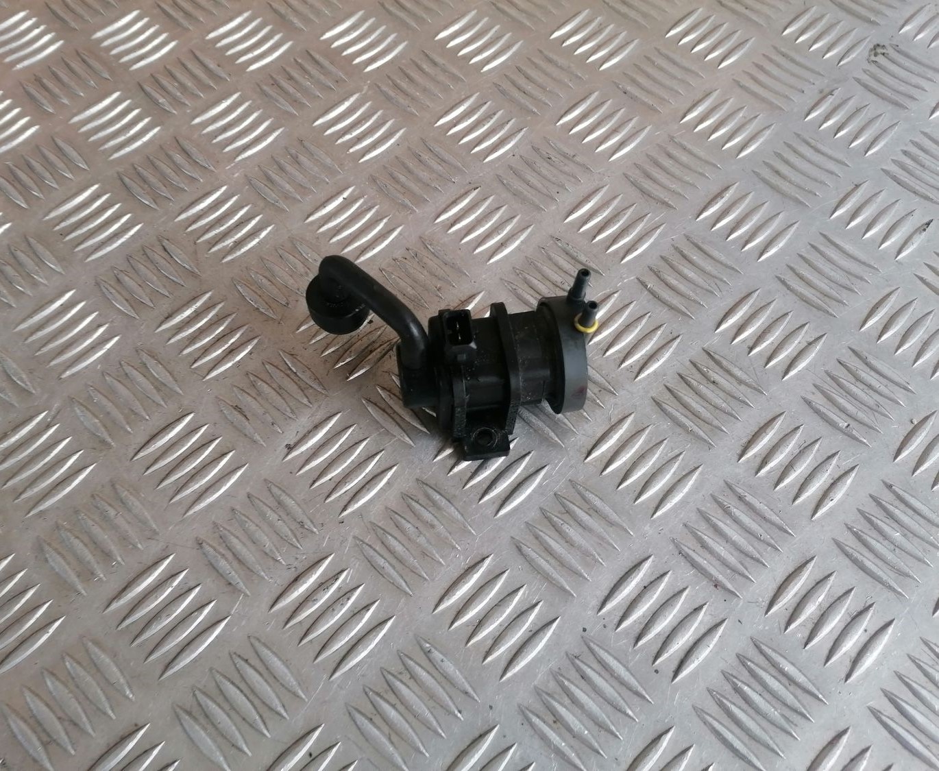 Izplūdes solenoīda vārsts priekš OPEL VECTRA C 2002 5 Izplūdes solenoīda vārsts priekš OPEL VECTRA C 2002