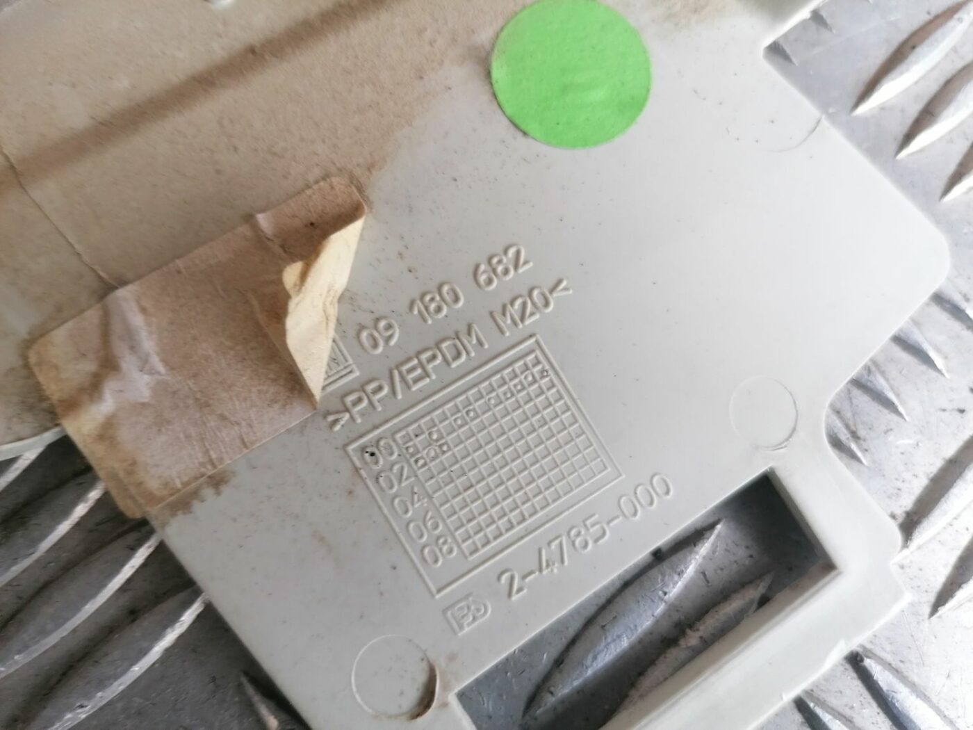 Vidējas salona statnes apdare priekš OPEL VECTRA C 2002