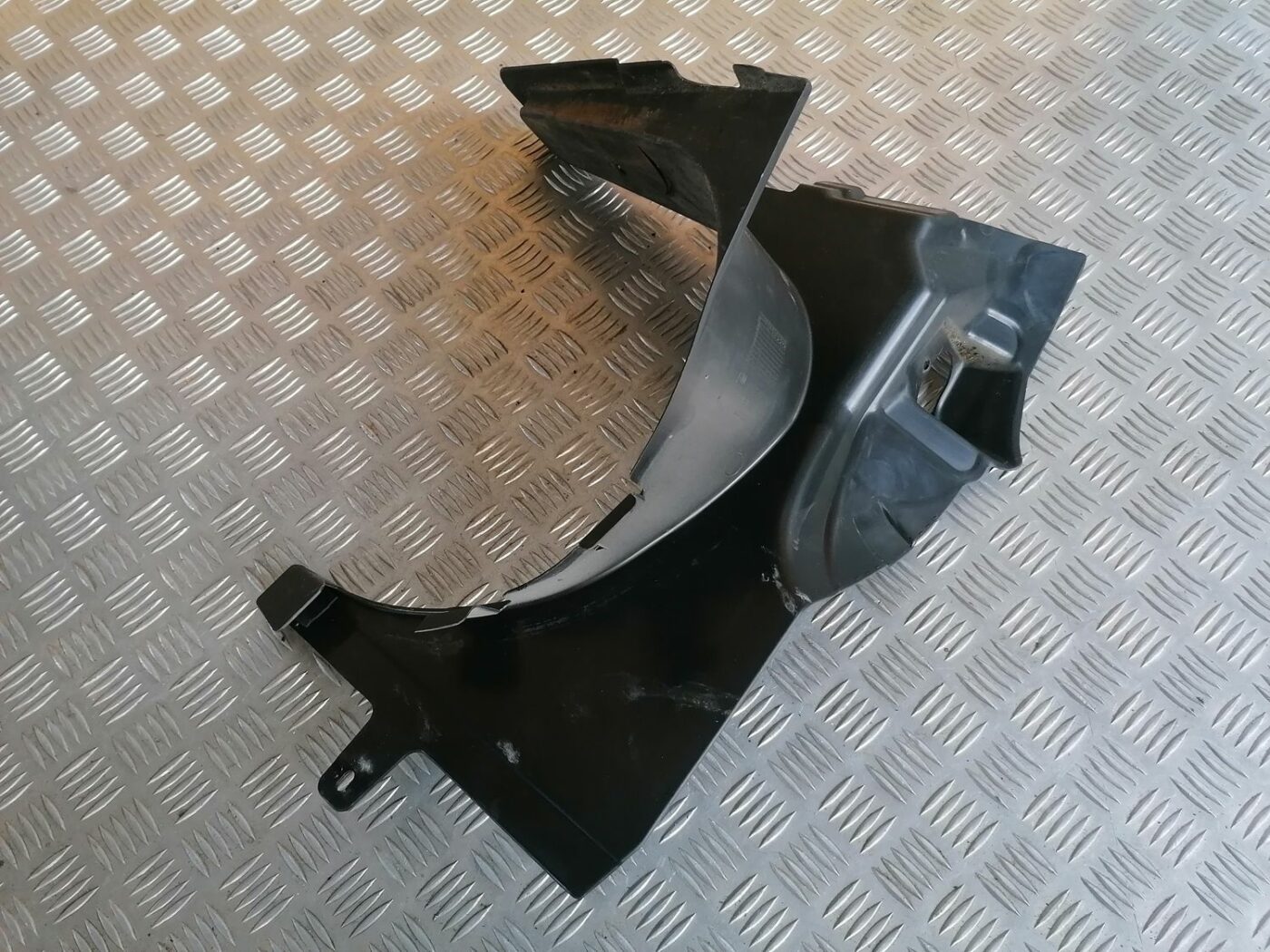 Bagāžnieka nodalījuma plastmasa priekš OPEL VECTRA C 2002