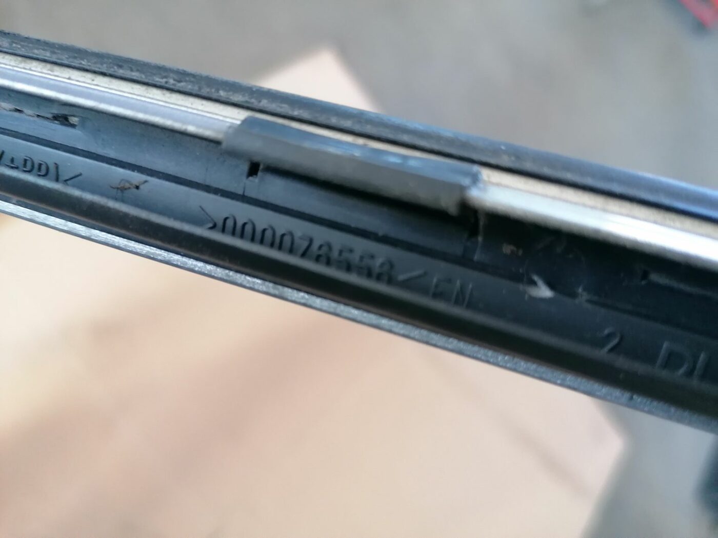 Jumta moldings priekš OPEL VECTRA C 2002 3 Jumta moldings priekš OPEL VECTRA C 2002