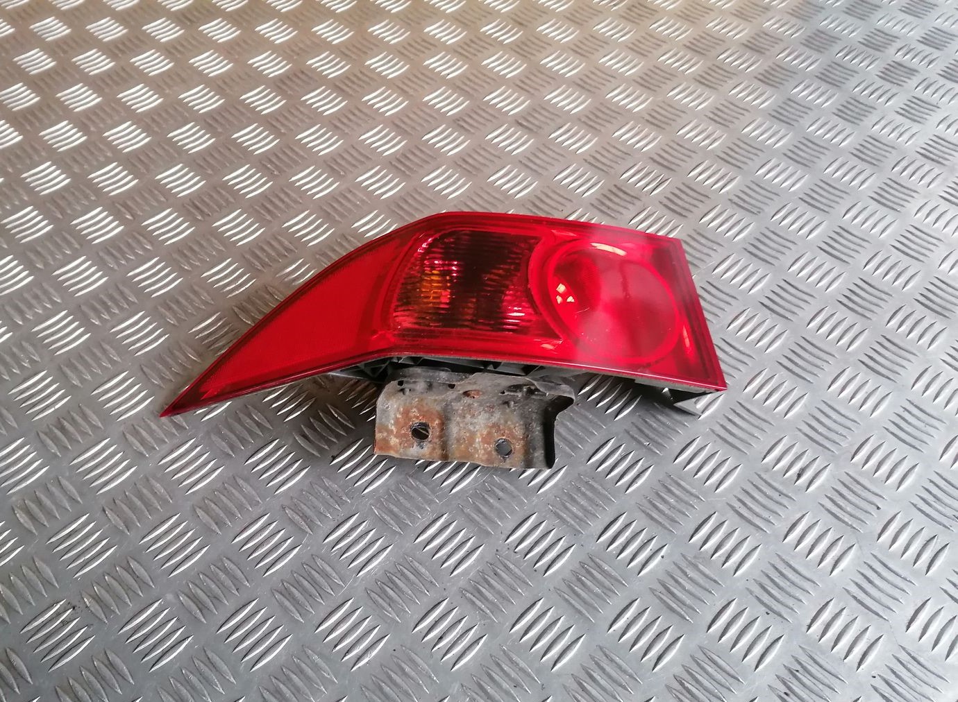 Aizmugurējais kreisais lukturis priekš HONDA ACCORD 2008