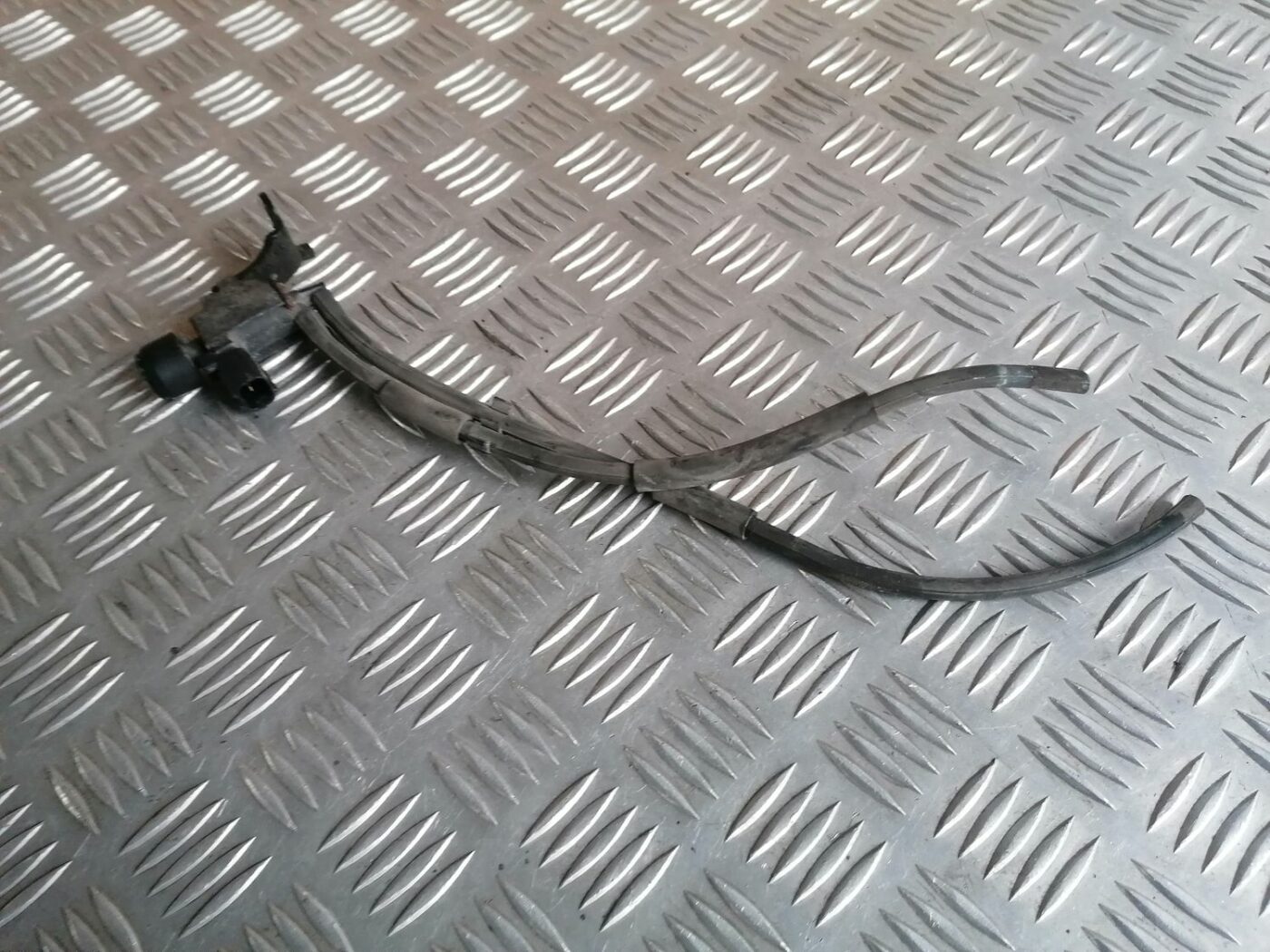 Solenoīda vakuuma vārsts priekš HONDA ACCORD 2008 2 Solenoīda vakuuma vārsts priekš HONDA ACCORD 2008