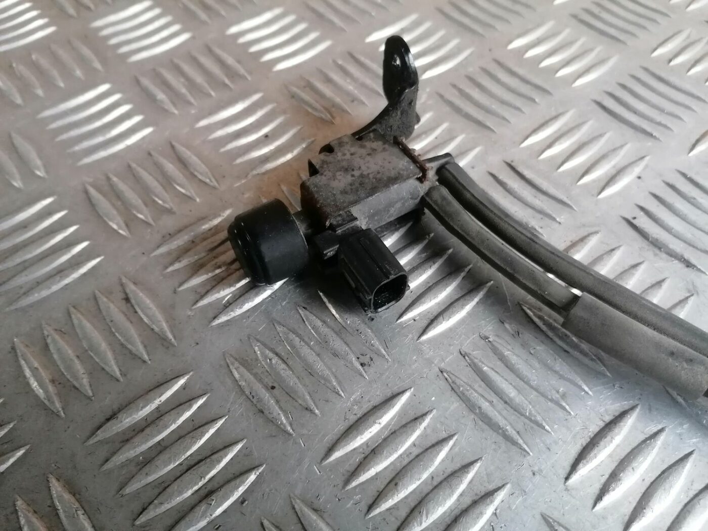 Solenoīda vakuuma vārsts priekš HONDA ACCORD 2008 6 Solenoīda vakuuma vārsts priekš HONDA ACCORD 2008