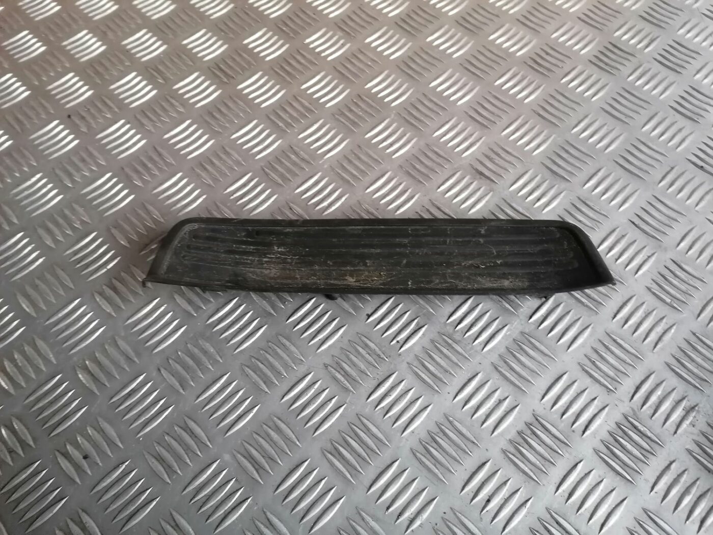 Sliekšņa aizmugurēja kreisa uzlika (salonā) priekš HONDA ACCORD 2008 1 Sliekšņa aizmugurēja kreisa uzlika (salonā) priekš HONDA ACCORD 2008