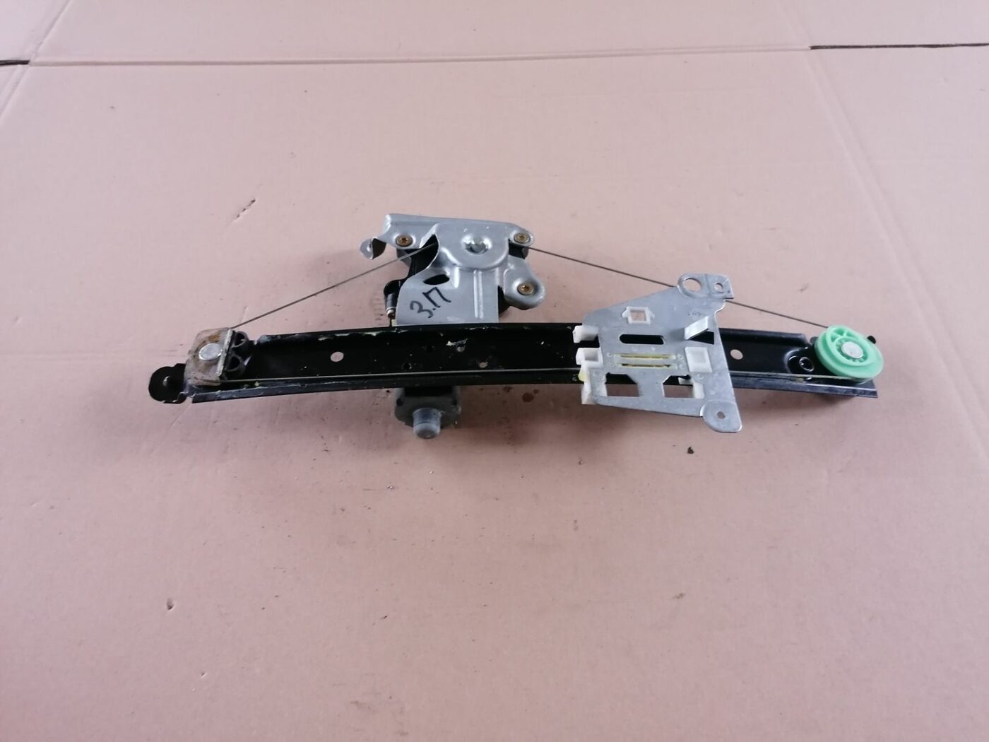 Stikla pacelšanas mehānisms aizmugurējais labais priekš VOLVO S60 2004 6 Stikla pacelšanas mehānisms aizmugurējais labais priekš VOLVO S60 2004
