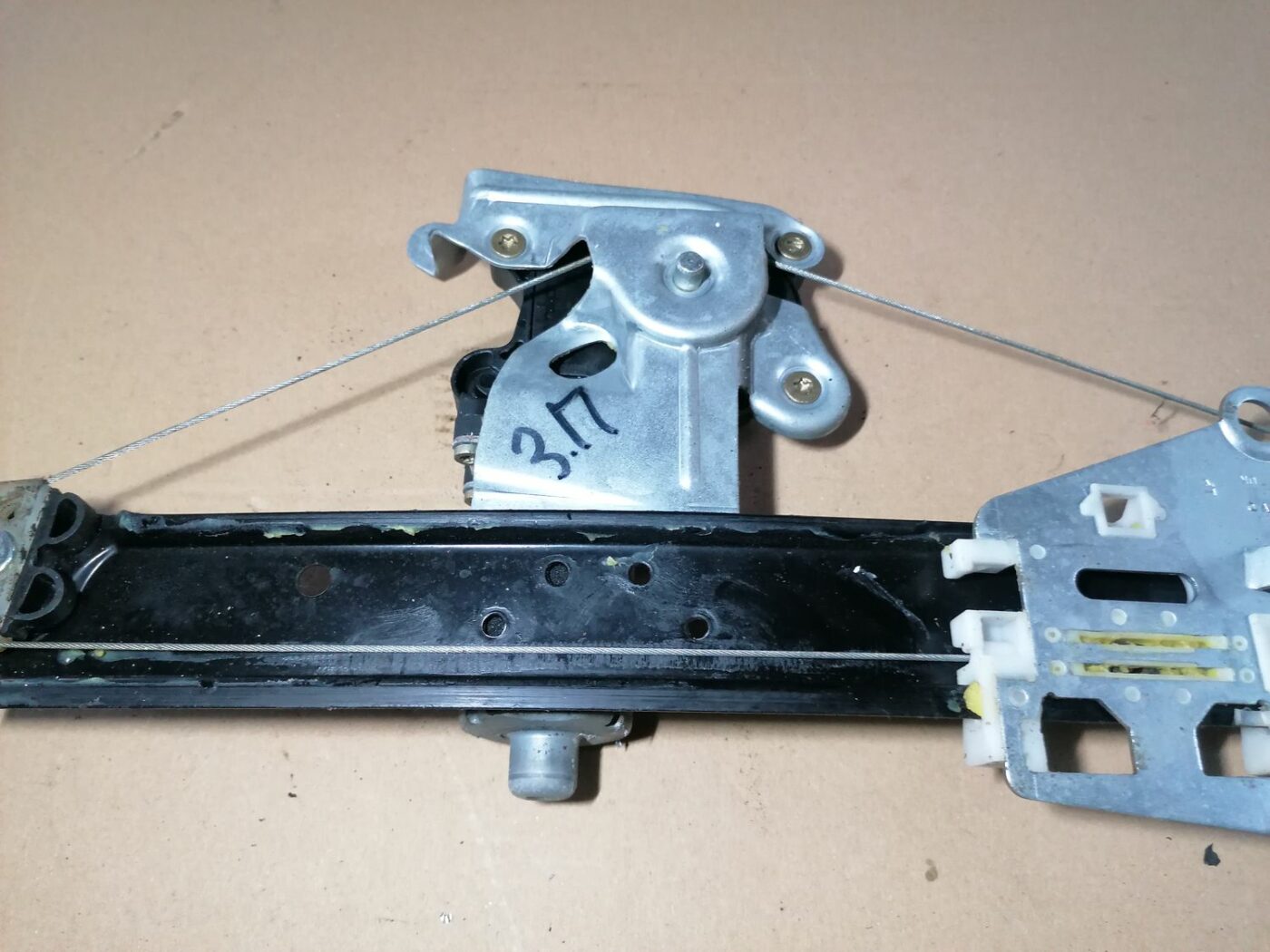 Stikla pacelšanas mehānisms aizmugurējais labais priekš VOLVO S60 2004 5 Stikla pacelšanas mehānisms aizmugurējais labais priekš VOLVO S60 2004