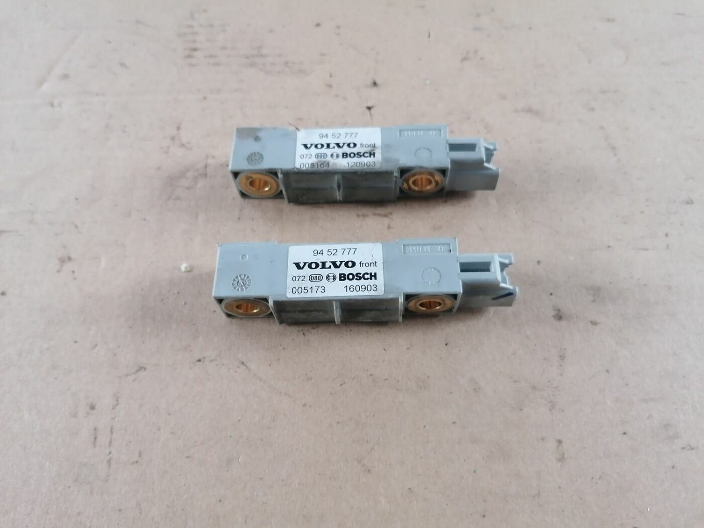 Drošības spilvena trieciensensors priekš VOLVO S60 2004 2 Drošības spilvena trieciensensors priekš VOLVO S60 2004