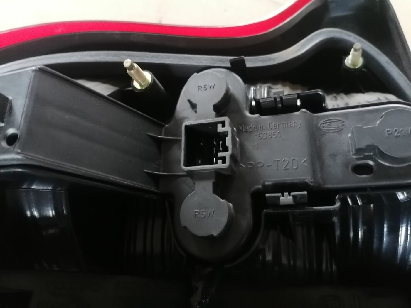 Aizmugurējais labais lukturis priekš VOLVO S60 2004 4 Aizmugurējais labais lukturis priekš VOLVO S60 2004