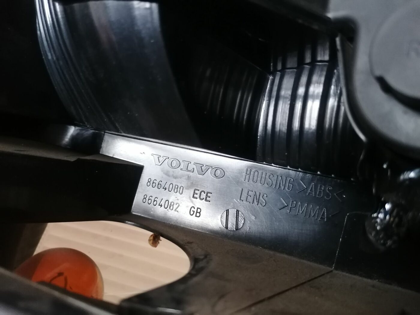 Aizmugurējais labais lukturis priekš VOLVO S60 2004 3 Aizmugurējais labais lukturis priekš VOLVO S60 2004