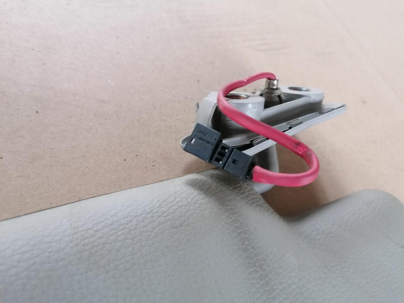 Saules aizsargs priekš VOLVO S60 2004