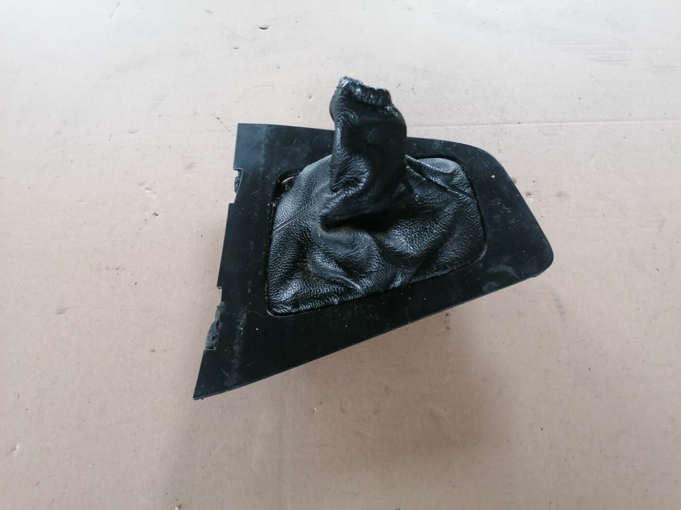 Pārnesumu pārslēgšanas kloķa auduma pārvalks priekš VOLVO S60 2004