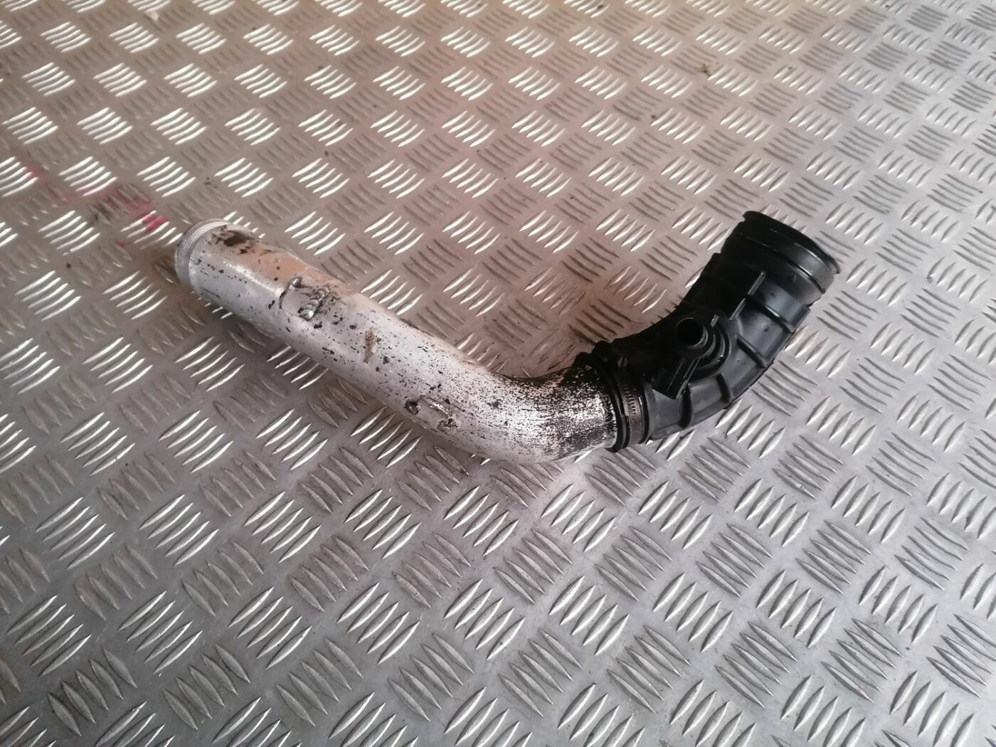 Gaisa filtra korpusa caurule priekš VOLVO S60 2004 1 Gaisa filtra korpusa caurule priekš VOLVO S60 2004