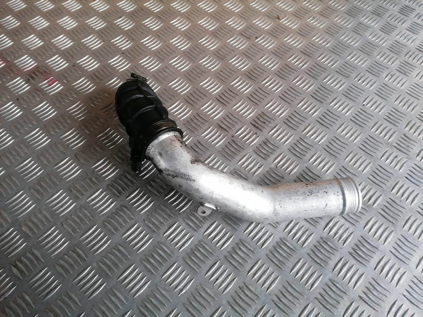 Gaisa filtra korpusa caurule priekš VOLVO S60 2004 3 Gaisa filtra korpusa caurule priekš VOLVO S60 2004