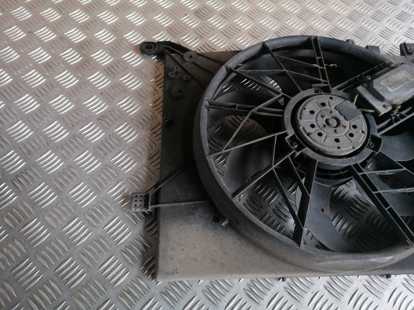 Dzesēšanas radiatora ventilators priekš VOLVO S60 2004