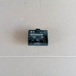 Priekšējo labo durvju vadības bloks priekš SKODA YETI 2012