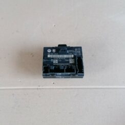 Priekšējo kreiso durvju vadības bloks priekš SKODA YETI 2012