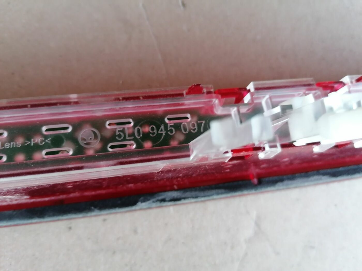 Stop signāls priekš SKODA YETI 2012 4 Stop signāls priekš SKODA YETI 2012