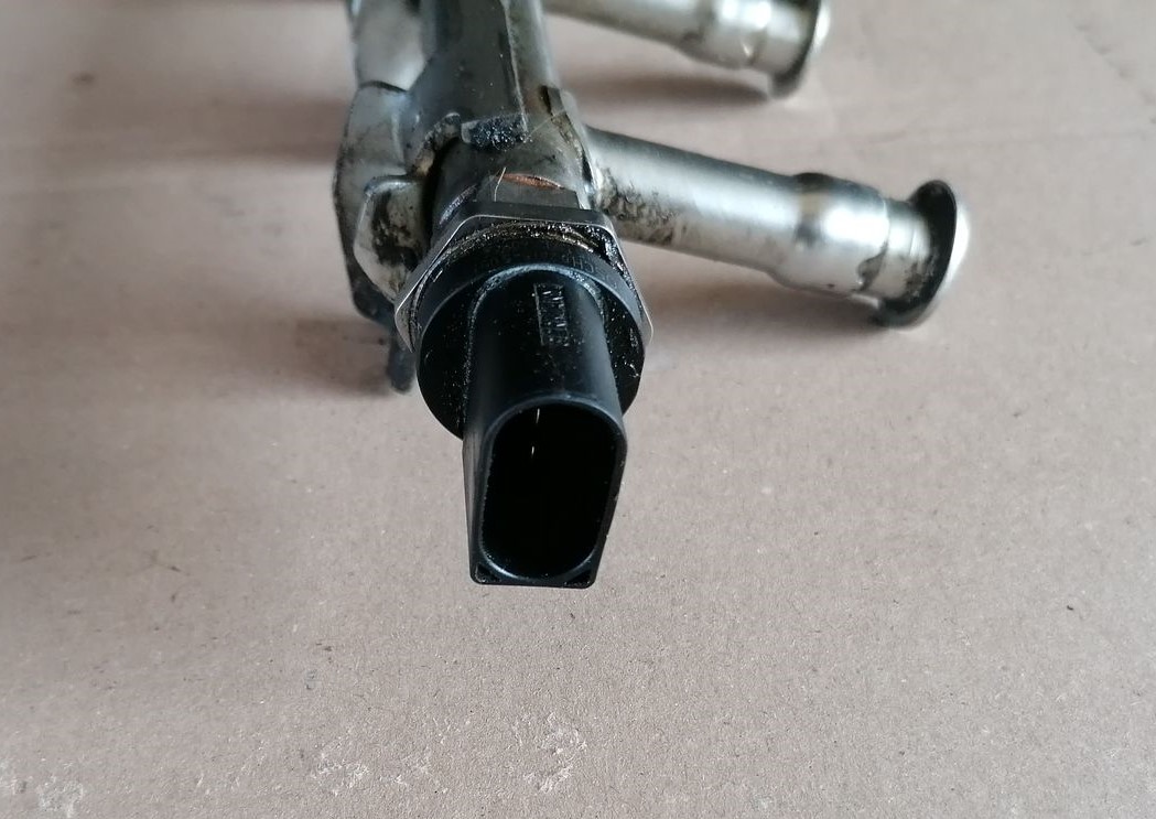 Degvielas sadales caurule priekš SKODA YETI 2012