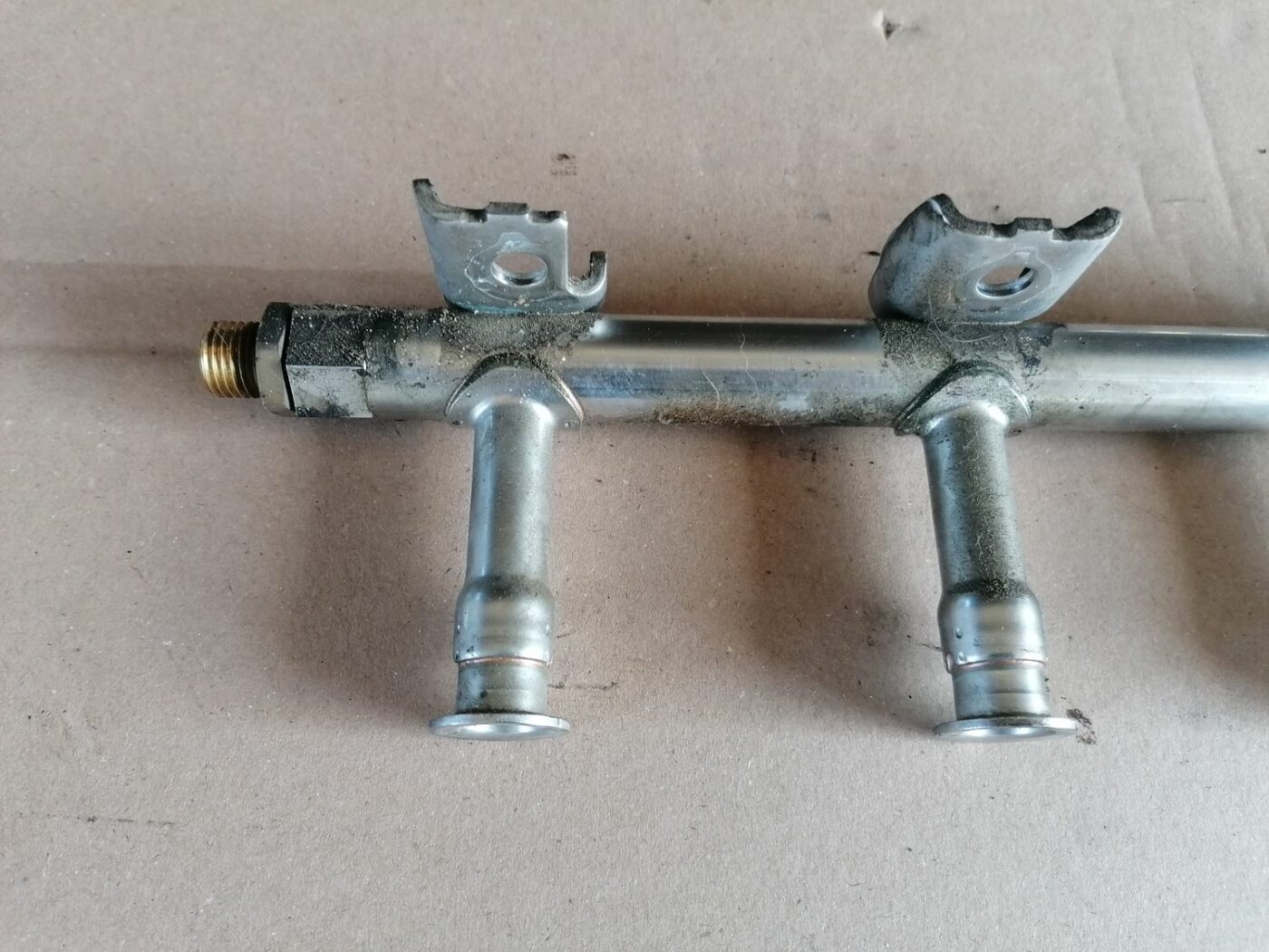 Degvielas sadales caurule priekš SKODA YETI 2012