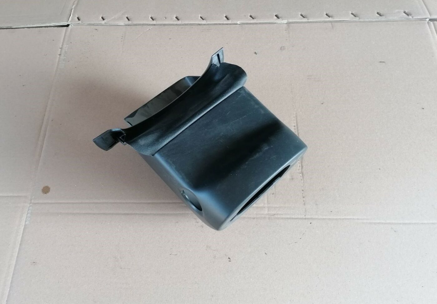 Stūres statnes putekļu aizsargs (salonā) priekš SKODA YETI 2012