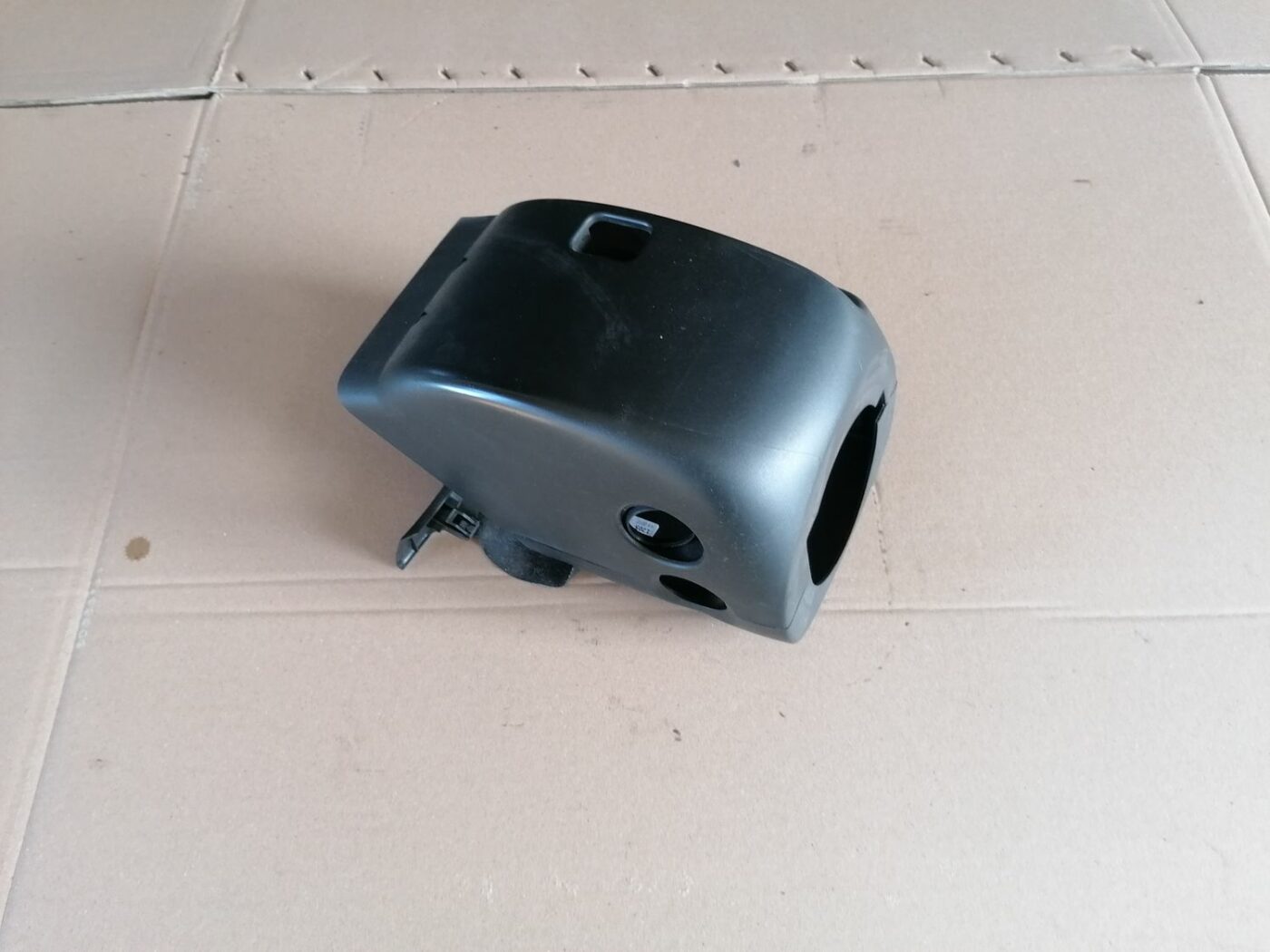 Stūres statnes putekļu aizsargs (salonā) priekš SKODA YETI 2012