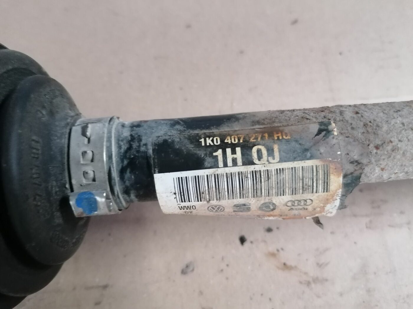 Pusass priekšējā kreisā priekš SKODA YETI 2012 5 Pusass priekšējā kreisā priekš SKODA YETI 2012