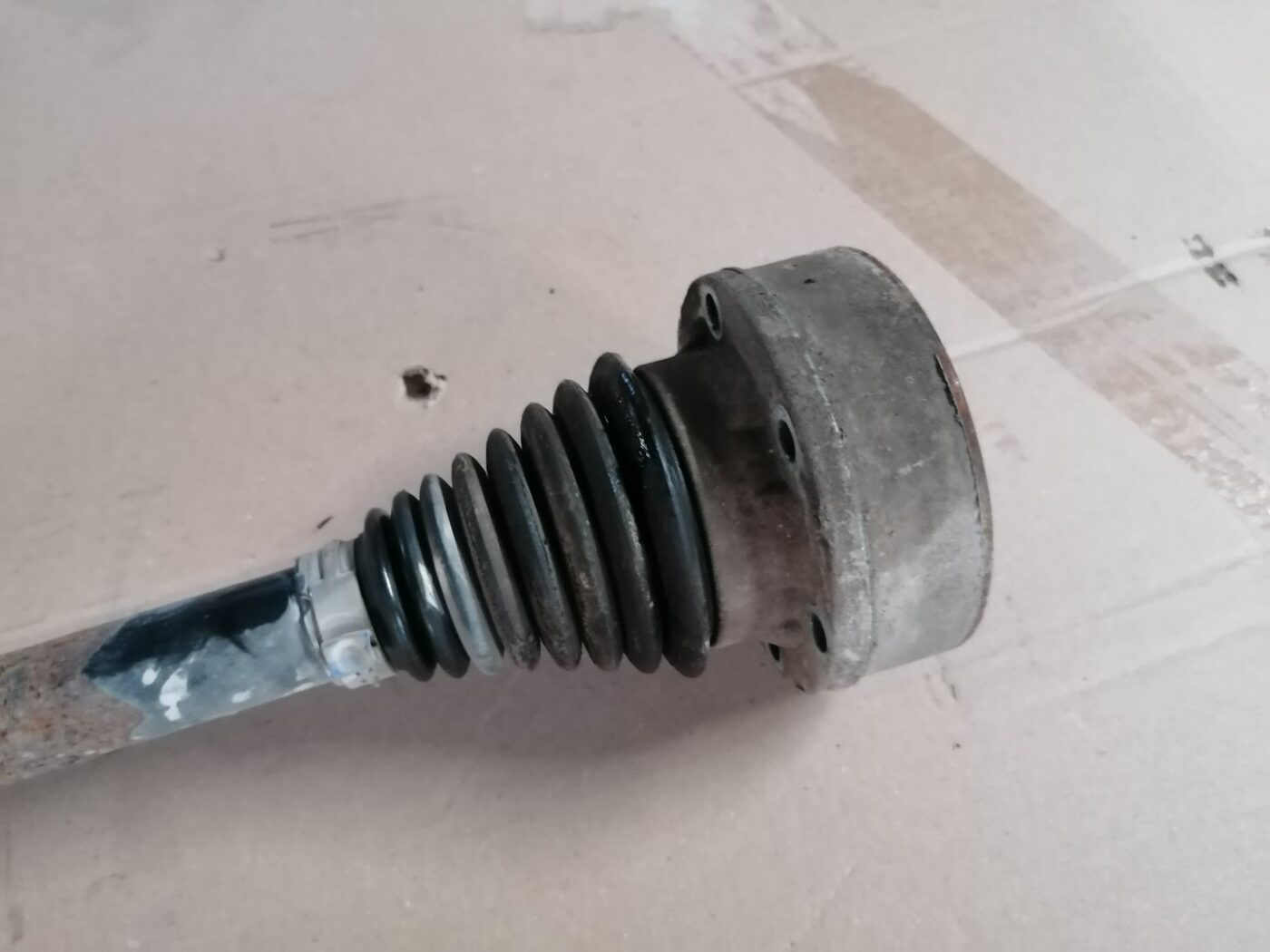 Pusass priekšējā kreisā priekš SKODA YETI 2012 4 Pusass priekšējā kreisā priekš SKODA YETI 2012