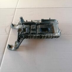 Akumulatora pamatnes kronšteins priekš SKODA YETI 2012