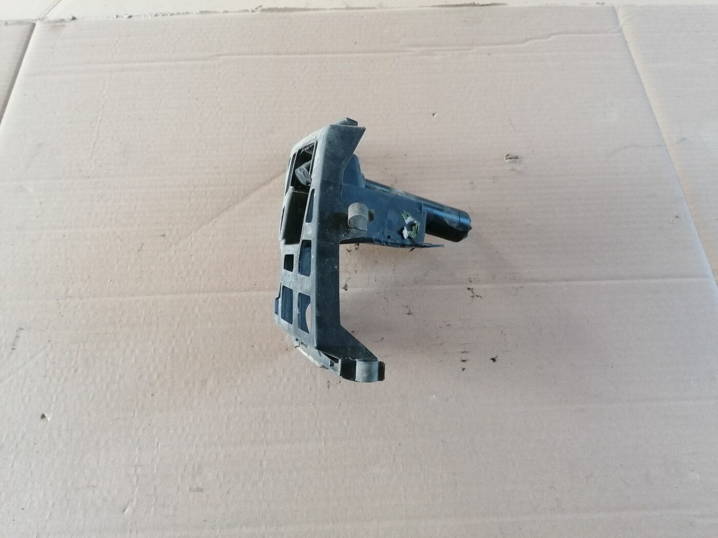 Lukturu mazgātāja sprausla priekš SKODA YETI 2012 1 Lukturu mazgātāja sprausla priekš SKODA YETI 2012