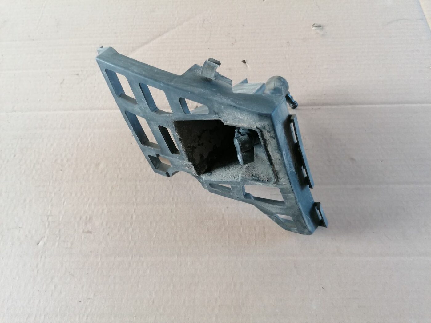 Lukturu mazgātāja sprausla priekš SKODA YETI 2012