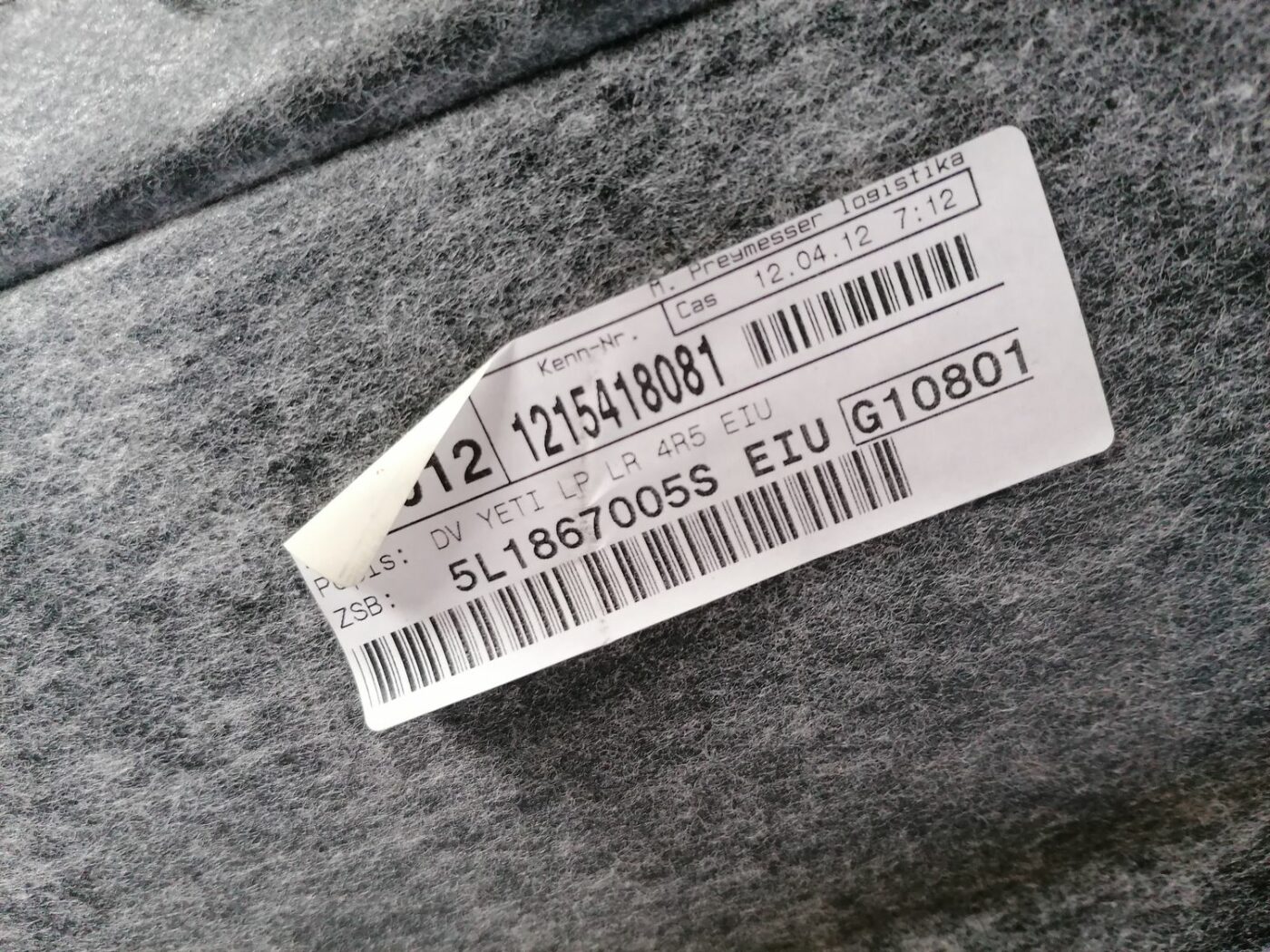 Priekšējo kreiso durvju apdare priekš SKODA YETI 2012 3 Priekšējo kreiso durvju apdare priekš SKODA YETI 2012