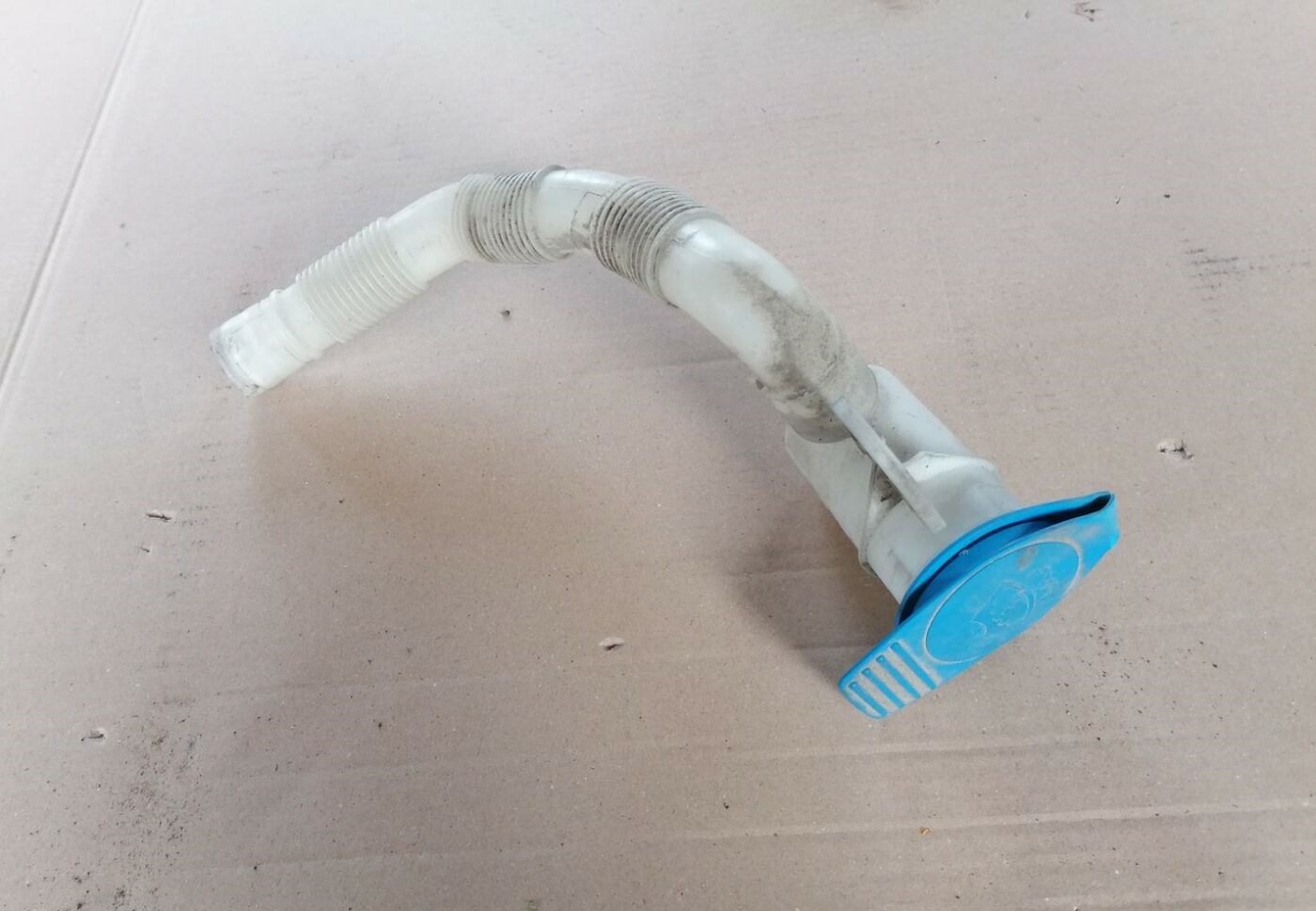 Mazgātāja šķidruma tvertnes uzpildīšanas caurule priekš SKODA YETI 2012