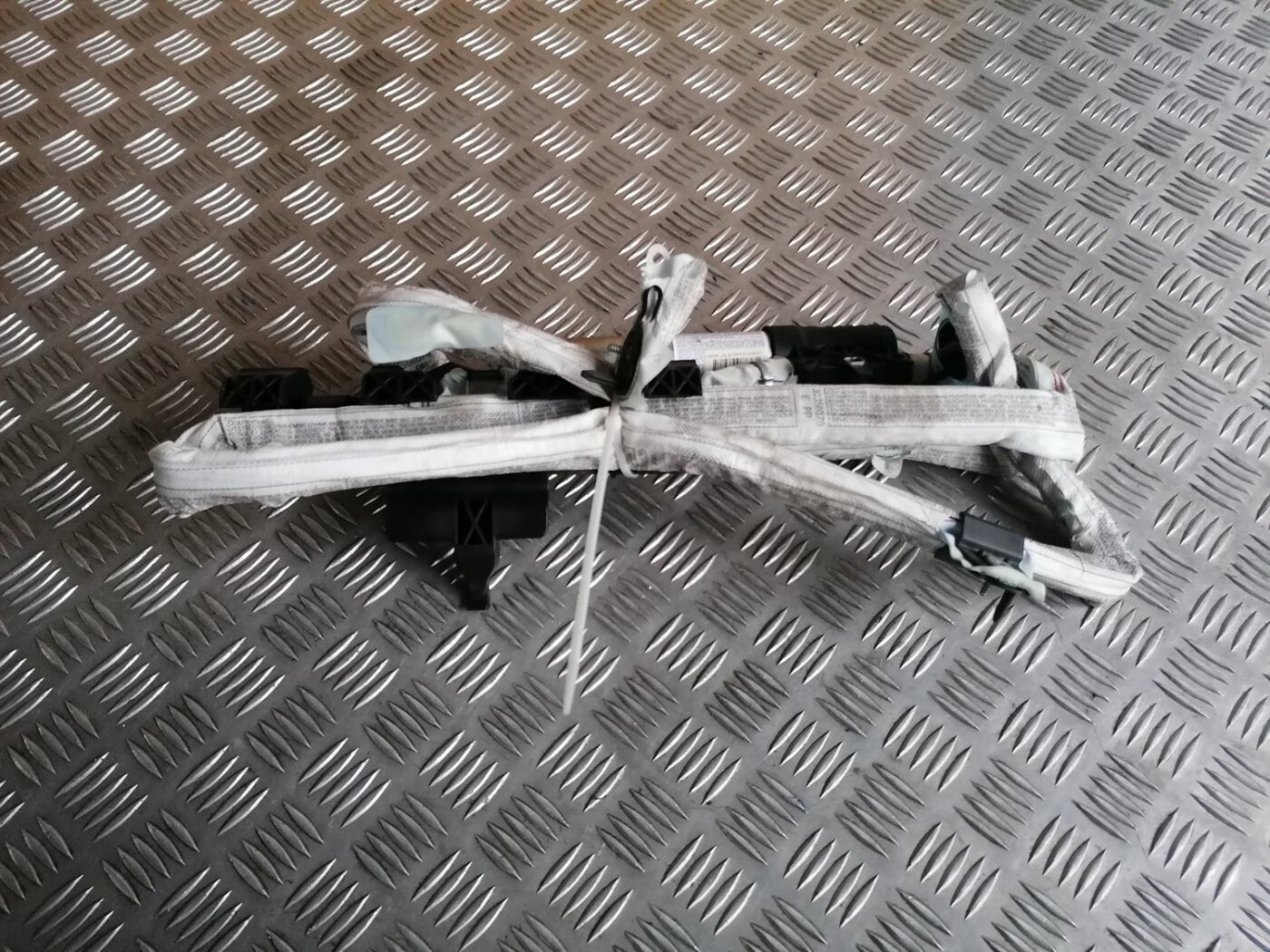 Griestu drošības spilvens, pa labi priekš BMW 1 E87 2007 GRAPHITE 3 Griestu drošības spilvens, pa labi priekš BMW 1 E87 2007 GRAPHITE