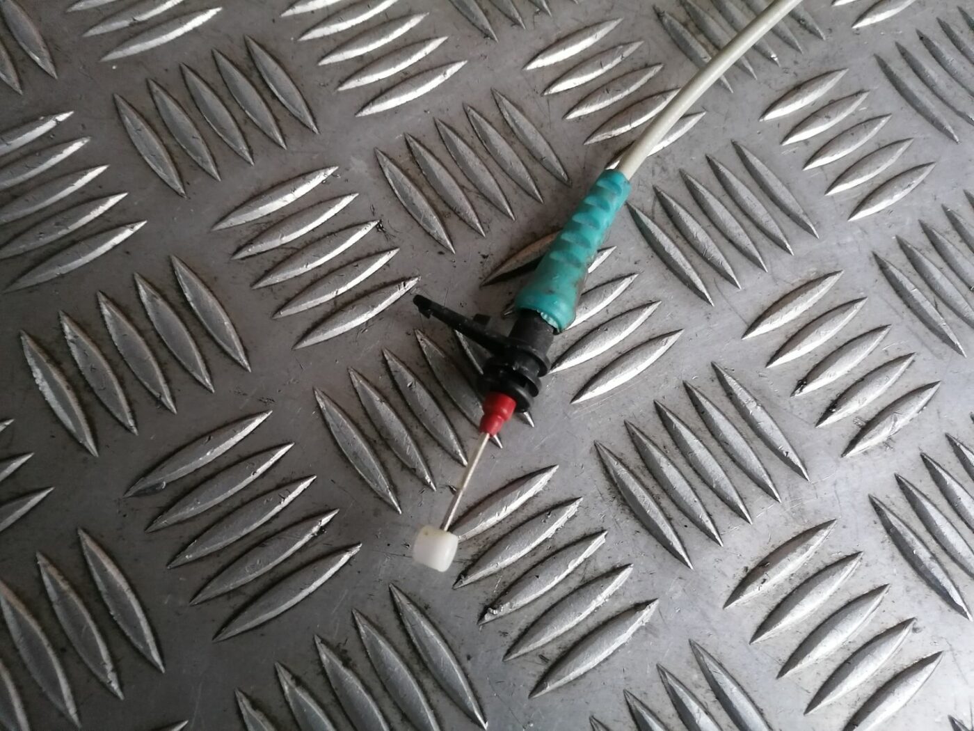 Aizmugurējo kreiso durvju slēdzene priekš BMW 1 E87 2007 GRAPHITE 3 Aizmugurējo kreiso durvju slēdzene priekš BMW 1 E87 2007 GRAPHITE