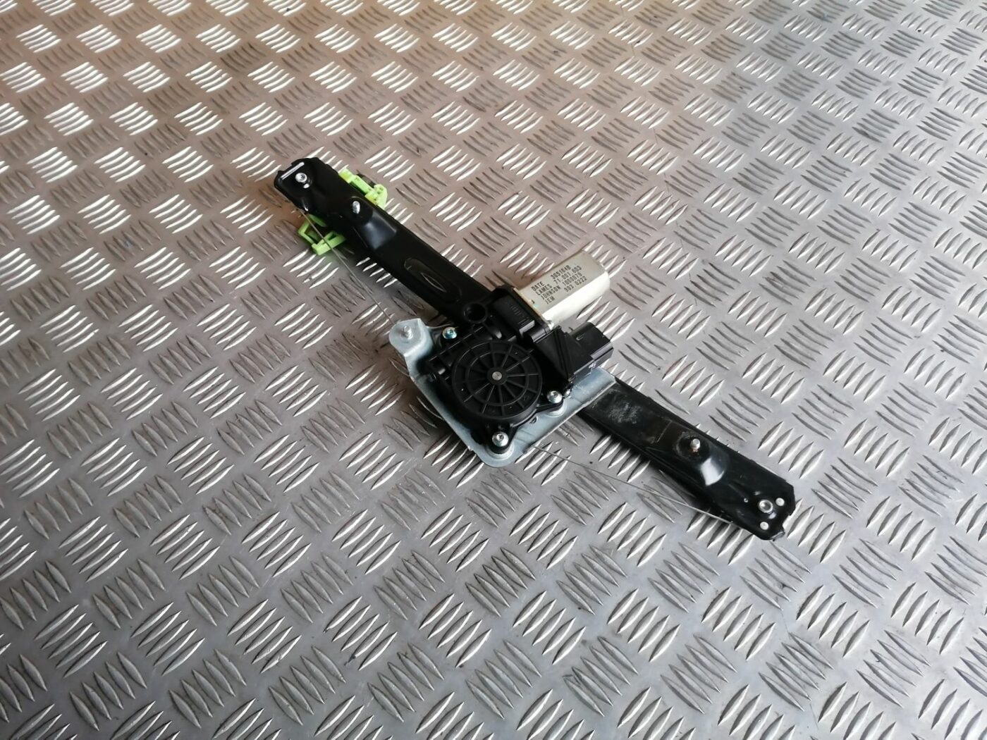 Stikla pacelšanas mehānisms aizmugurējais labais priekš BMW 1 E87 2007 GRAPHITE 5 Stikla pacelšanas mehānisms aizmugurējais labais priekš BMW 1 E87 2007 GRAPHITE