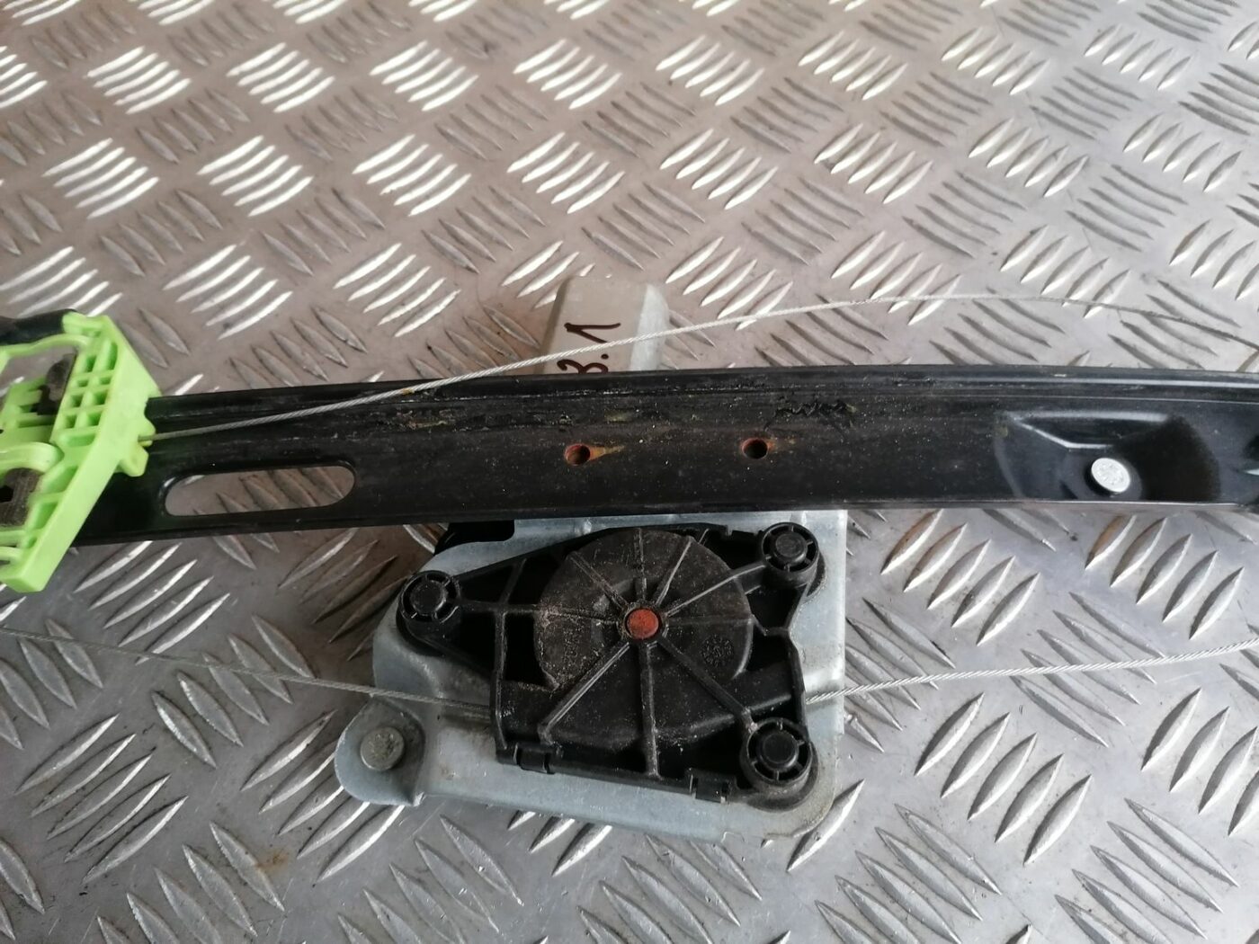 Stikla pacelšanas mehānisms aizmugurējais kreisais priekš BMW 1 E87 2007 GRAPHITE 6 Stikla pacelšanas mehānisms aizmugurējais kreisais priekš BMW 1 E87 2007 GRAPHITE