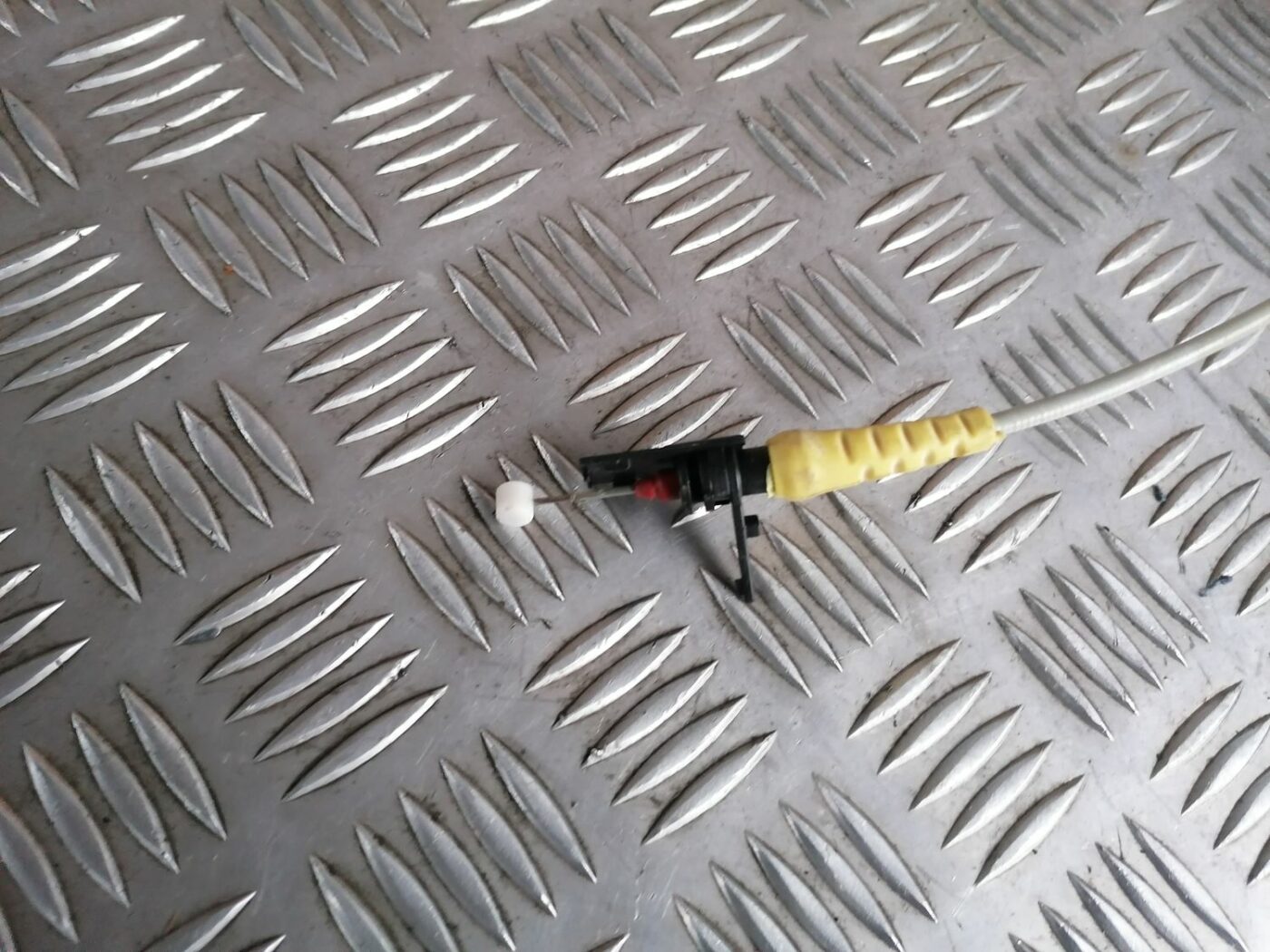 Priekšējo kreiso durvju slēdzene priekš BMW 1 E87 2007 GRAPHITE 3 Priekšējo kreiso durvju slēdzene priekš BMW 1 E87 2007 GRAPHITE