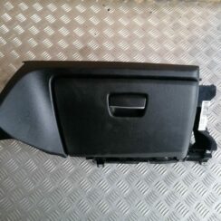 Mantu glabāšanas nodalījums pasažiera pusē priekš BMW 1 E87 2007 GRAPHITE