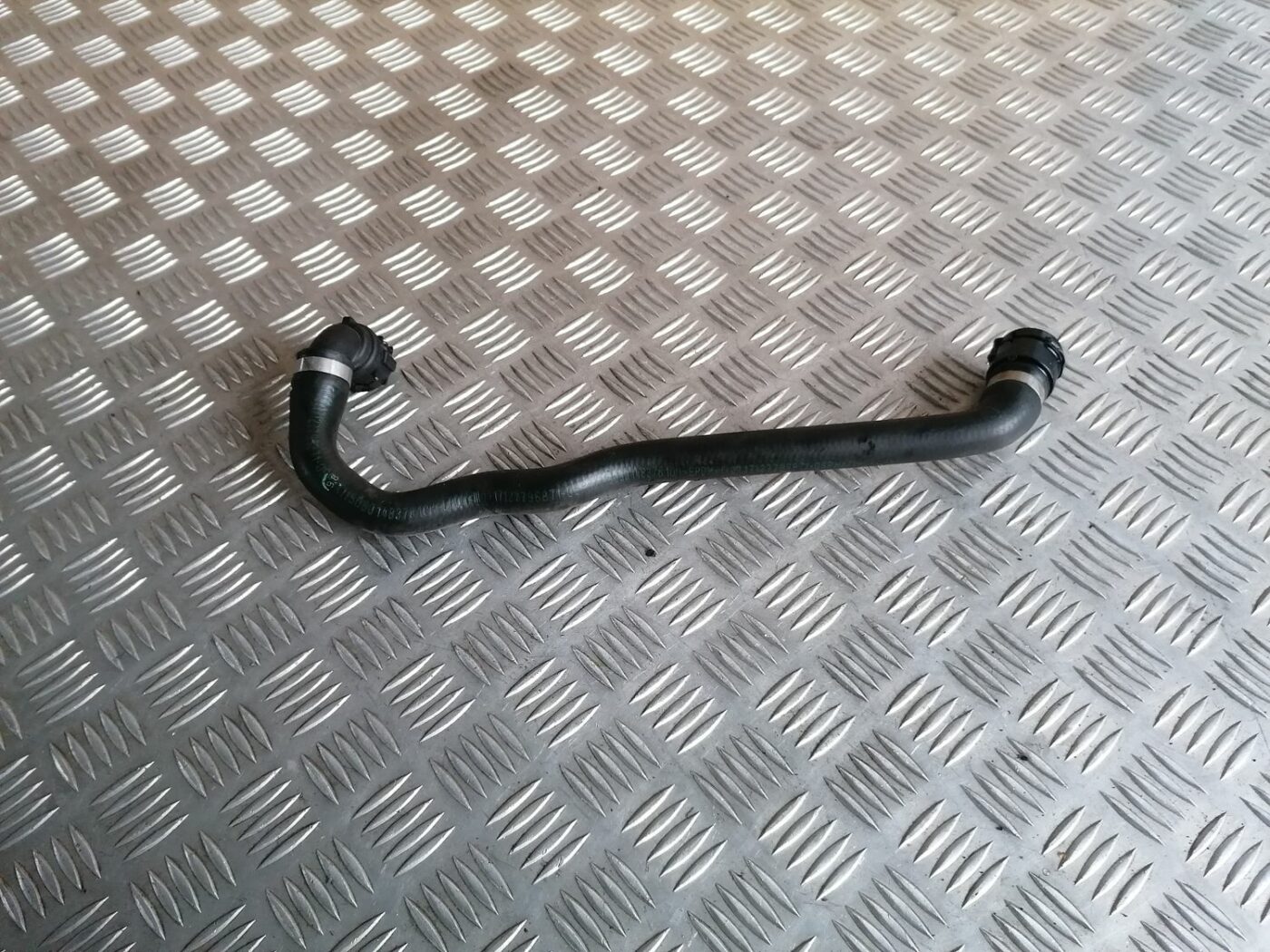 Dzesēšanas caurule priekš BMW 1 E87 2007 GRAPHITE 1 Dzesēšanas caurule priekš BMW 1 E87 2007 GRAPHITE