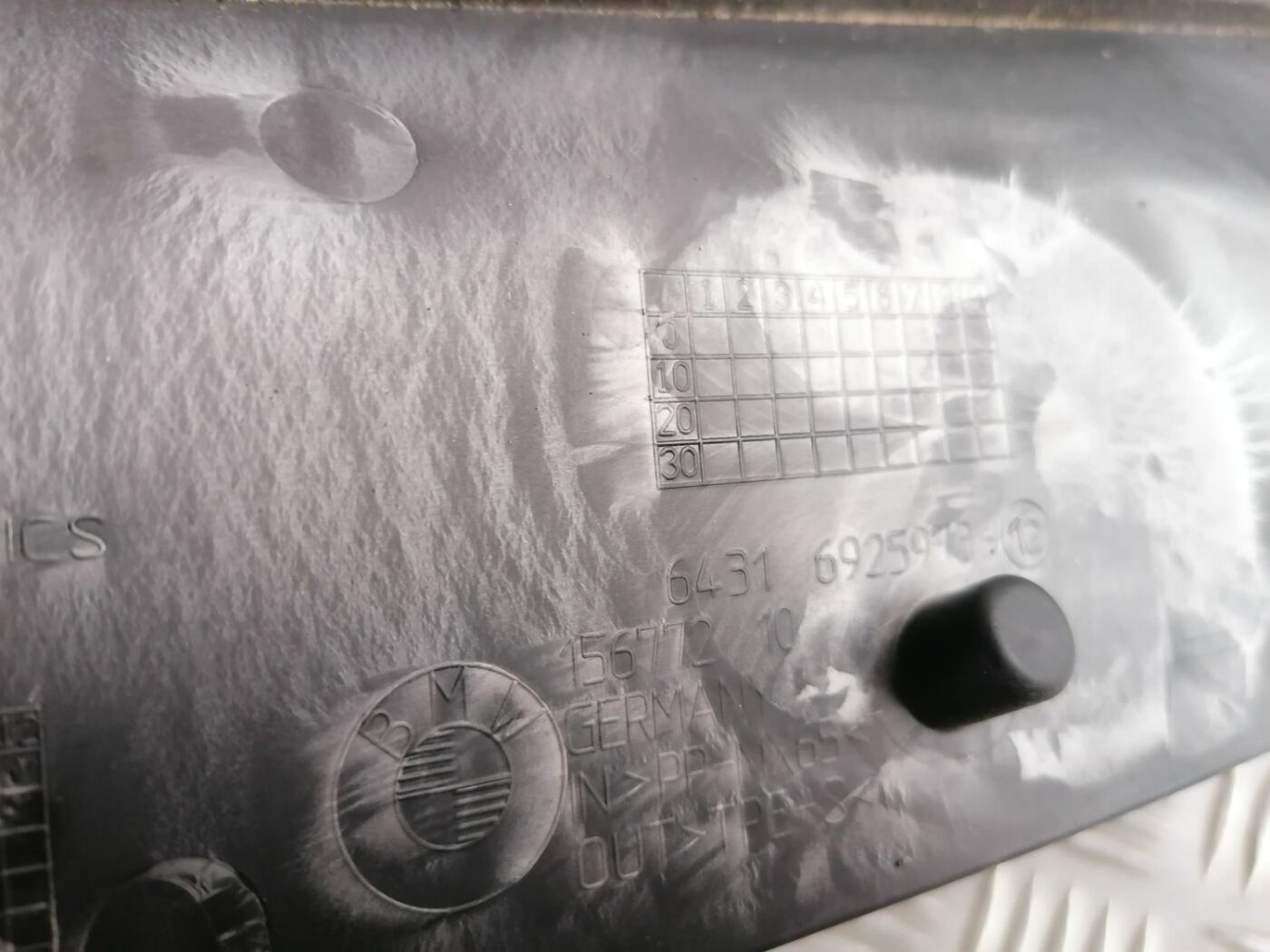 Ieplūdes gaisa deflektors, pa kreisi priekš BMW 1 E87 2007 GRAPHITE 4 Ieplūdes gaisa deflektors, pa kreisi priekš BMW 1 E87 2007 GRAPHITE