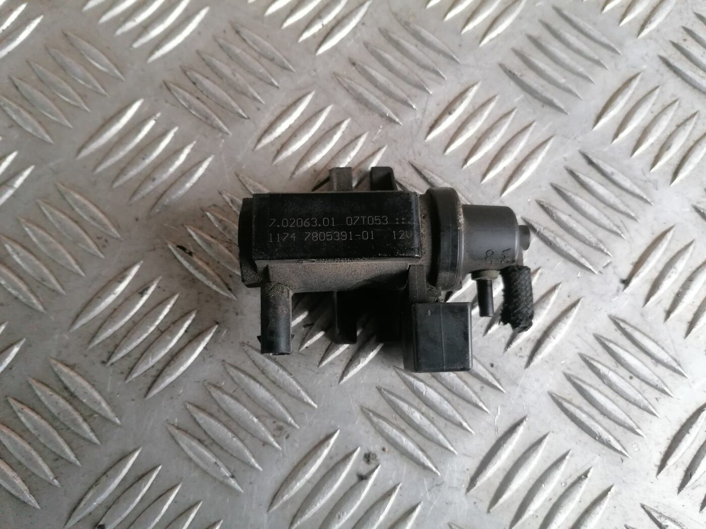 Solenoīda vakuuma vārsts priekš BMW 1 E87 2007 GRAPHITE 6 Solenoīda vakuuma vārsts priekš BMW 1 E87 2007 GRAPHITE