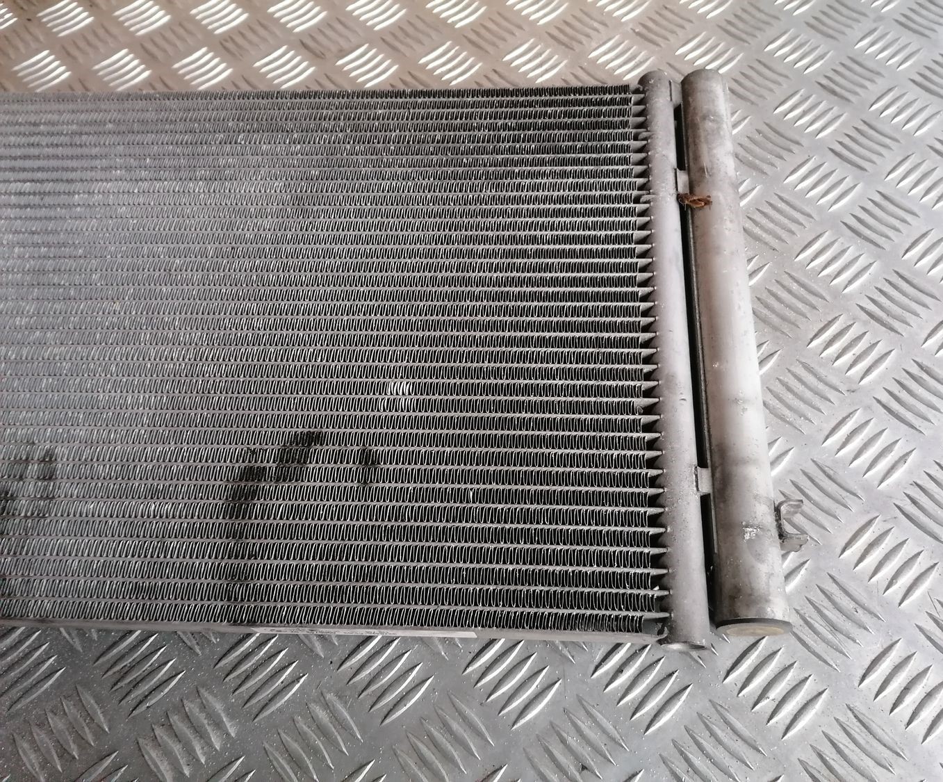 Gaisa kondicioniera radiators priekš BMW 1 E87 2007 GRAPHITE 5 Gaisa kondicioniera radiators priekš BMW 1 E87 2007 GRAPHITE