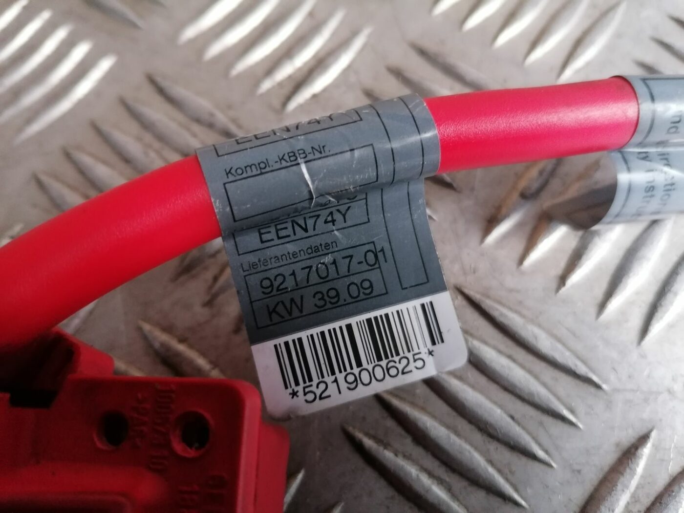 Pozitīvais elektrovads priekš BMW 1 E87 2007 GRAPHITE 5 Pozitīvais elektrovads priekš BMW 1 E87 2007 GRAPHITE