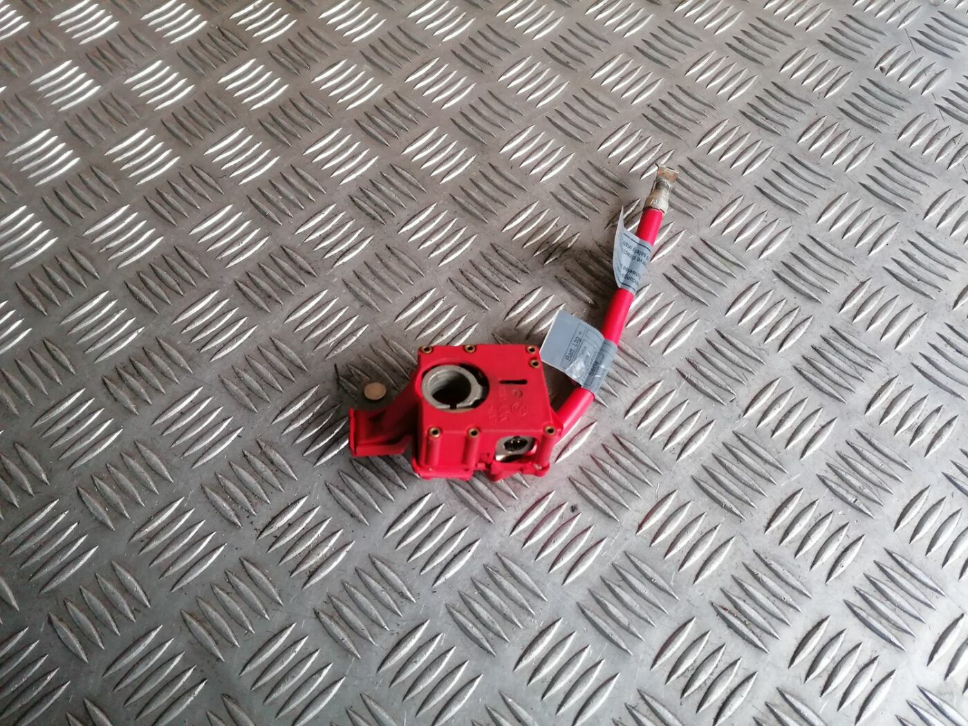 Pozitīvais elektrovads priekš BMW 1 E87 2007 GRAPHITE 3 Pozitīvais elektrovads priekš BMW 1 E87 2007 GRAPHITE