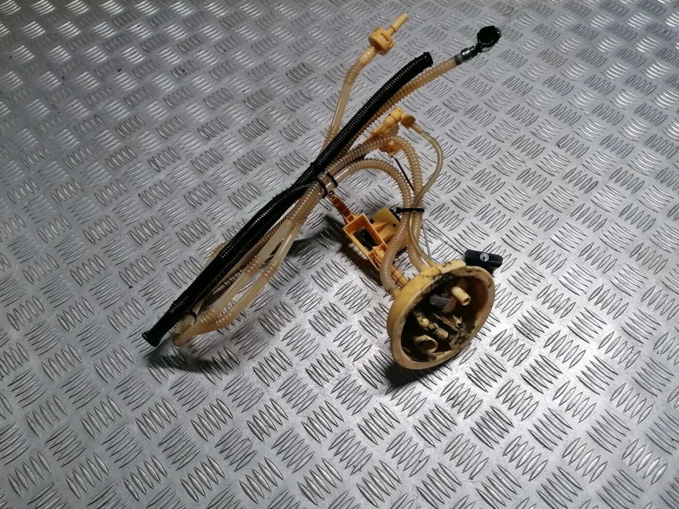 Degvielas tvertnes sūkņa līmeņa devējs priekš BMW 1 E87 2007 GRAPHITE 1 Degvielas tvertnes sūkņa līmeņa devējs priekš BMW 1 E87 2007 GRAPHITE