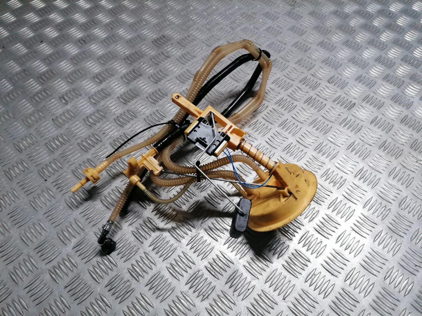 Degvielas tvertnes sūkņa līmeņa devējs priekš BMW 1 E87 2007 GRAPHITE 5 Degvielas tvertnes sūkņa līmeņa devējs priekš BMW 1 E87 2007 GRAPHITE