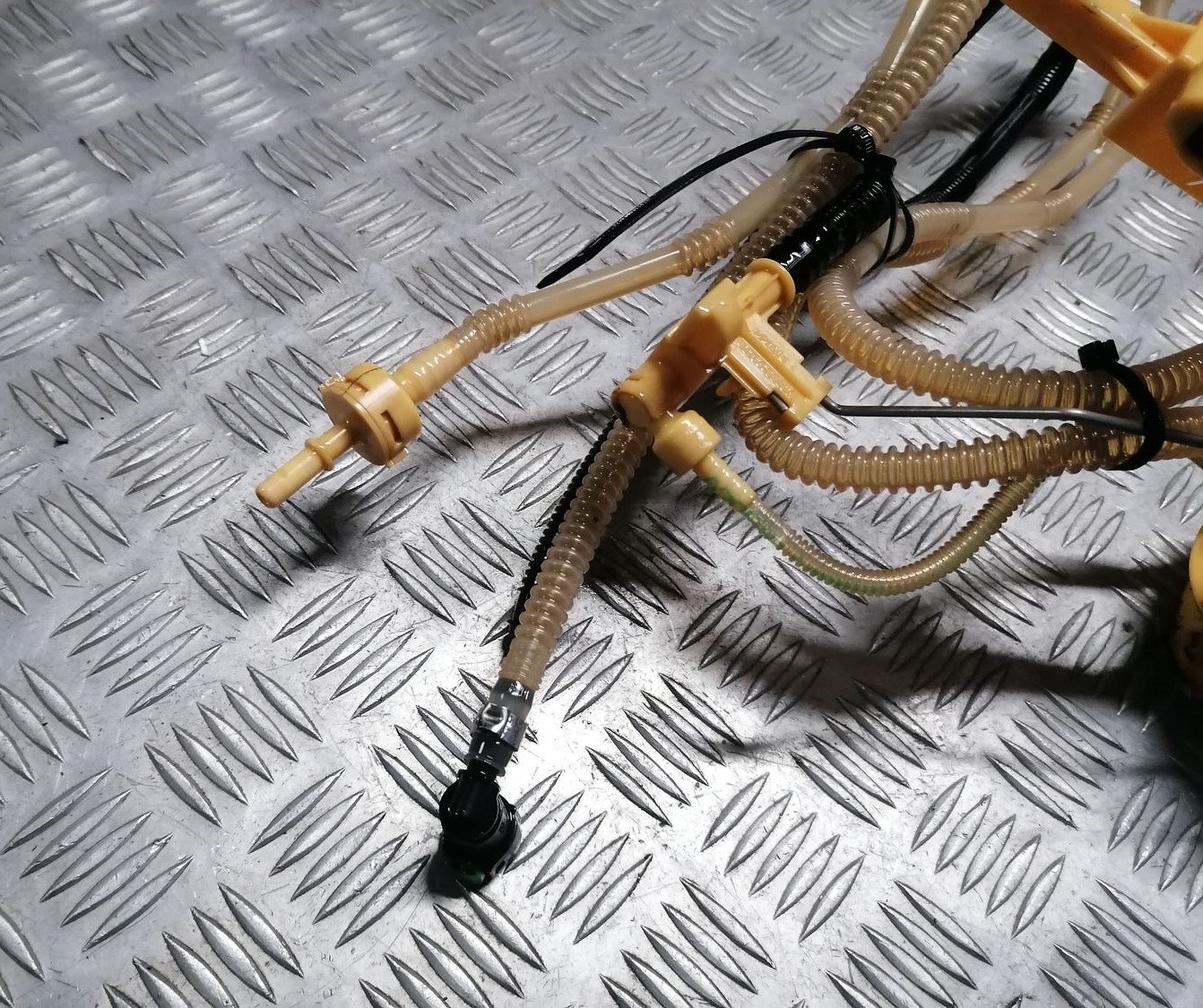 Degvielas tvertnes sūkņa līmeņa devējs priekš BMW 1 E87 2007 GRAPHITE 3 Degvielas tvertnes sūkņa līmeņa devējs priekš BMW 1 E87 2007 GRAPHITE