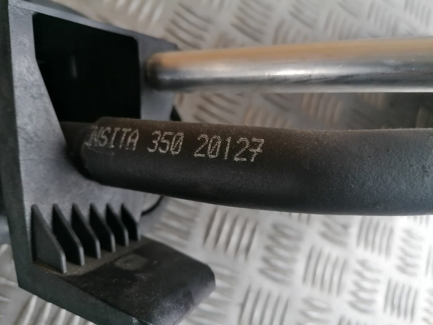 Apsildes sistēmas radiators priekš BMW 1 E87 2007 GRAPHITE 5 Apsildes sistēmas radiators priekš BMW 1 E87 2007 GRAPHITE